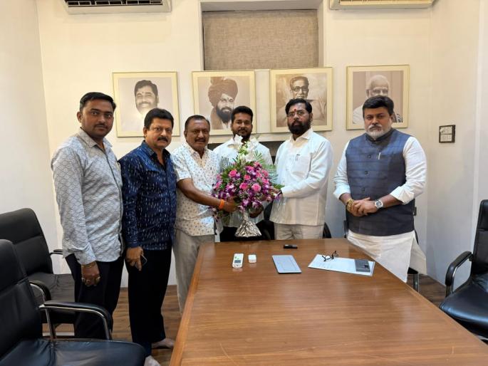 big blow to uddhav thackeray group in pune former mla mahadev babar will joins shinde sena and met deputy cm eknath shinde with uday samant | ऑपरेशन टायगरला सुरुवात? पुण्यात ठाकरे गटाला मोठा धक्का; माजी आमदार महादेव बाबर शिंदेसेनेत big blow to uddhav thackeray group in pune former mla mahadev babar will joins shinde sena and met deputy cm eknath shinde with uday samant | ऑपरेशन टायगरला सुरुवात? पुण्यात ठाकरे गटाला मोठा धक्का; माजी आमदार महादेव बाबर शिंदेसेनेत