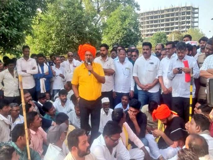 Mahadev Jankar in Amravati, march led by Bachchu Kadu, criticism of BJP-Congress | काँग्रेस गद्दार तर भाजपा महागद्दार...; शेतकरी मोर्चात महादेव जानकर संतापले Mahadev Jankar in Amravati, march led by Bachchu Kadu, criticism of BJP-Congress | काँग्रेस गद्दार तर भाजपा महागद्दार...; शेतकरी मोर्चात महादेव जानकर संतापले