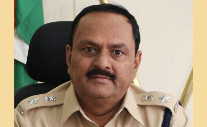 Solapur Police Commissioner Mahadev Tambde has been transferred | सोलापूरचे पोलीस आयुक्त महादेव तांबडे यांची बदली