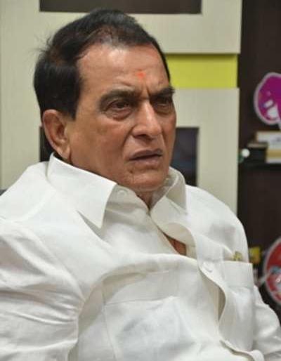 Protesters are bigger dictatorship than Saddam Hussein: Comment on Mahadevrao Mahadik's statement on Satge Patil | विरोधकांची सद्दाम हुसेनपेक्षा मोठी हुकूमशाही : महादेवराव महाडिक यांची सतेज पाटील यांच्यावर टीका Protesters are bigger dictatorship than Saddam Hussein: Comment on Mahadevrao Mahadik's statement on Satge Patil | विरोधकांची सद्दाम हुसेनपेक्षा मोठी हुकूमशाही : महादेवराव महाडिक यांची सतेज पाटील यांच्यावर टीका