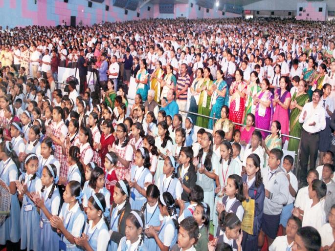 Thousands of students from Pune, | पुण्यात हजारो विद्यार्थ्यांनी केलं सामुहिक अथर्वशीर्ष पठण Thousands of students from Pune, | पुण्यात हजारो विद्यार्थ्यांनी केलं सामुहिक अथर्वशीर्ष पठण