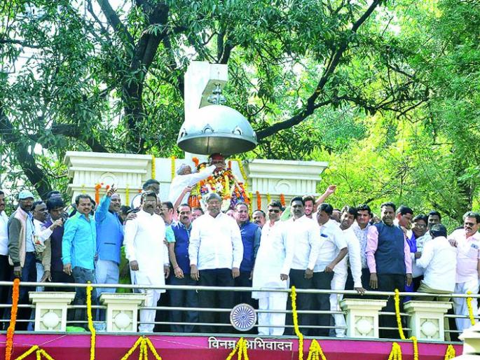 tribute to the Dr. Babasaheb Ambedkar at Nagpur | नागपुरात महामानवाला विनम्र अभिवादन tribute to the Dr. Babasaheb Ambedkar at Nagpur | नागपुरात महामानवाला विनम्र अभिवादन