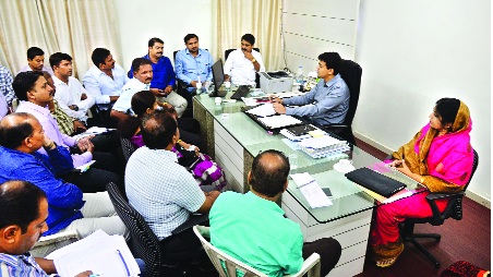 Complete the works in the dam area before monsoon: Municipal review meeting | धरणक्षेत्रातील कामे पावसाळ्यापूर्वी पूर्ण करा : कोल्हापूर महानगरपालिका आढावा बैठक Complete the works in the dam area before monsoon: Municipal review meeting | धरणक्षेत्रातील कामे पावसाळ्यापूर्वी पूर्ण करा : कोल्हापूर महानगरपालिका आढावा बैठक