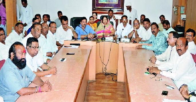 Order of Kolhapur Municipal Corporation to pay a guarantee of 50 lakhs | ५० लाखांची गॅरंटी भरण्याचा कोल्हापूर पालिकेला आदेश Order of Kolhapur Municipal Corporation to pay a guarantee of 50 lakhs | ५० लाखांची गॅरंटी भरण्याचा कोल्हापूर पालिकेला आदेश