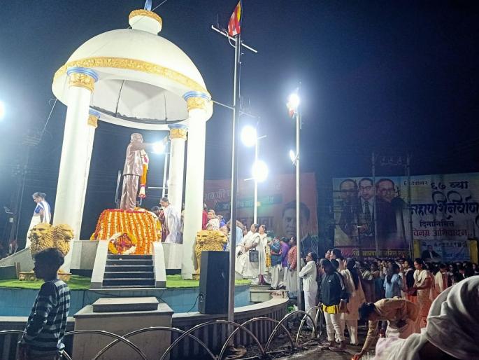 Washim: Mahaparinirvana Day: Thousands of followers greet the great man! | Washim: महापरिनिर्वाण दिन : हजारो अनुयायांचे महामानवाला अभिवादन ! Washim: Mahaparinirvana Day: Thousands of followers greet the great man! | Washim: महापरिनिर्वाण दिन : हजारो अनुयायांचे महामानवाला अभिवादन !