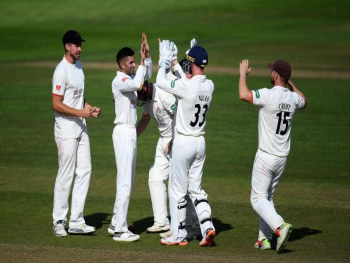 Lancashire snatch tie with Somerset in County Championship thriller | सव्वादोन तासात संपूर्ण संघ तंबूत, 78 धावांचे आव्हानही झेपले नाही