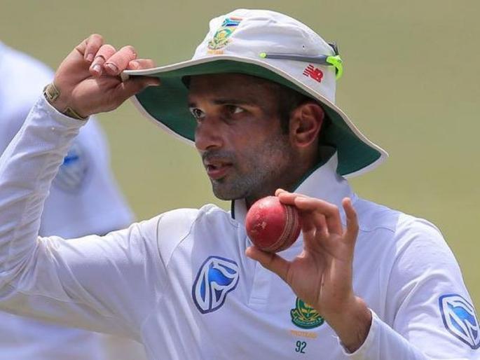 Maharaj's feat, 61 years later Africa's bowler's hit record | महाराजचा पराक्रम, 61 वर्षांनंतर द. आफ्रिकेचा गोलंदाजाने केला विक्रम 