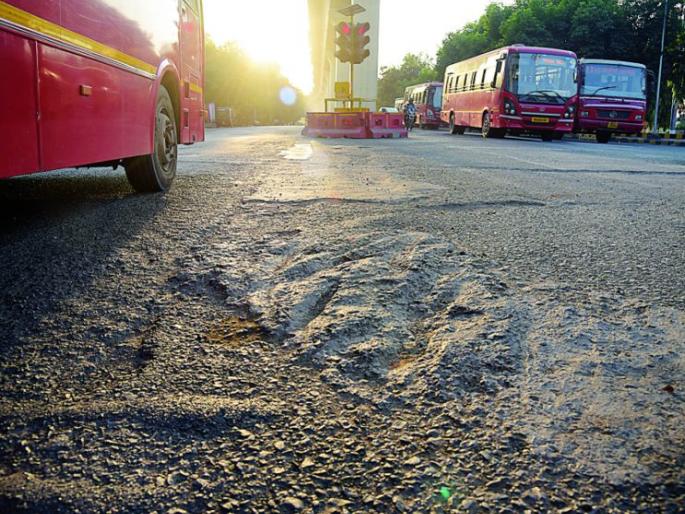 Dig out new Maharajbag road at Nagpur | नागपुरातील नवीन कोरा महाराजबाग रोडही खोदला Dig out new Maharajbag road at Nagpur | नागपुरातील नवीन कोरा महाराजबाग रोडही खोदला