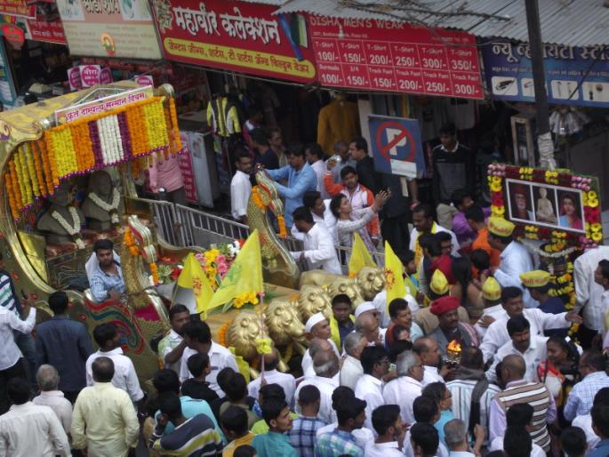 Government should not neglect mali; Warning to Government from mamarally in Pune | सरकारने माळी समाजाच्या संयमाची परीक्षा पाहू नये; पुण्यातील महारॅलीतून सरकारला इशारा Government should not neglect mali; Warning to Government from mamarally in Pune | सरकारने माळी समाजाच्या संयमाची परीक्षा पाहू नये; पुण्यातील महारॅलीतून सरकारला इशारा