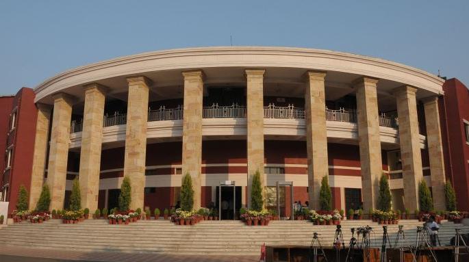 Silence of Vidarbha ministers even after the convention in Mumbai | मुंबईत अधिवेशन गेल्यावरदेखील विदर्भातील मंत्र्यांचे मौन Silence of Vidarbha ministers even after the convention in Mumbai | मुंबईत अधिवेशन गेल्यावरदेखील विदर्भातील मंत्र्यांचे मौन