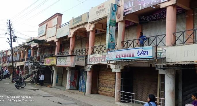 Maharashtra Bandh :Comprehensive response to in Buldana district | Maharashtra Bandh : बुलडाणा जिल्ह्यात संमिश्र प्रतिसाद Maharashtra Bandh :Comprehensive response to in Buldana district | Maharashtra Bandh : बुलडाणा जिल्ह्यात संमिश्र प्रतिसाद