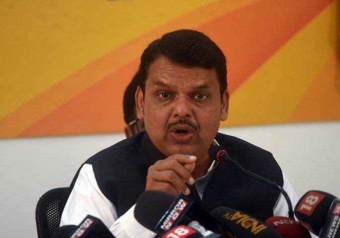 It is insensitivity to point the finger at other states when an incident occurs in a state | राज्यात घटना घडल्यावर अन्य राज्यांकडे बोट दाखविणे, ही असंवेदनशीलता It is insensitivity to point the finger at other states when an incident occurs in a state | राज्यात घटना घडल्यावर अन्य राज्यांकडे बोट दाखविणे, ही असंवेदनशीलता