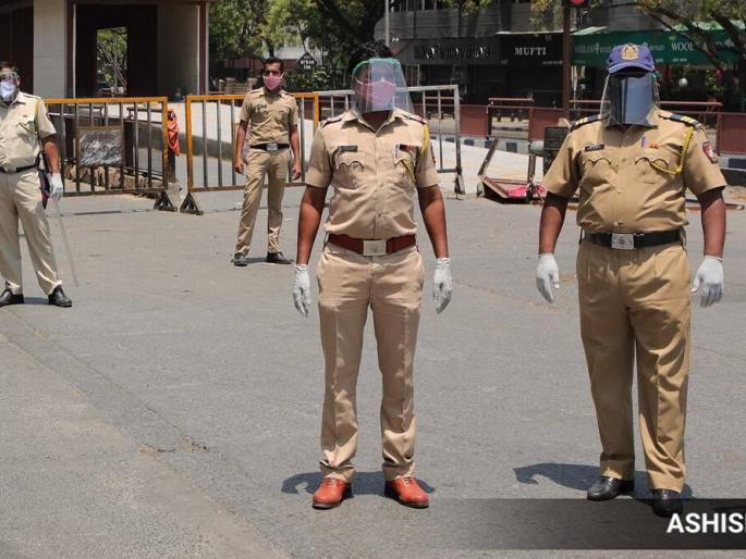 There are no plans to extend the restrictions in Solapur | सोलापुरातील निर्बंध आणखी वाढवू मात्र सध्या लॉकडाऊनबाबत कोणताही विचार नाही There are no plans to extend the restrictions in Solapur | सोलापुरातील निर्बंध आणखी वाढवू मात्र सध्या लॉकडाऊनबाबत कोणताही विचार नाही