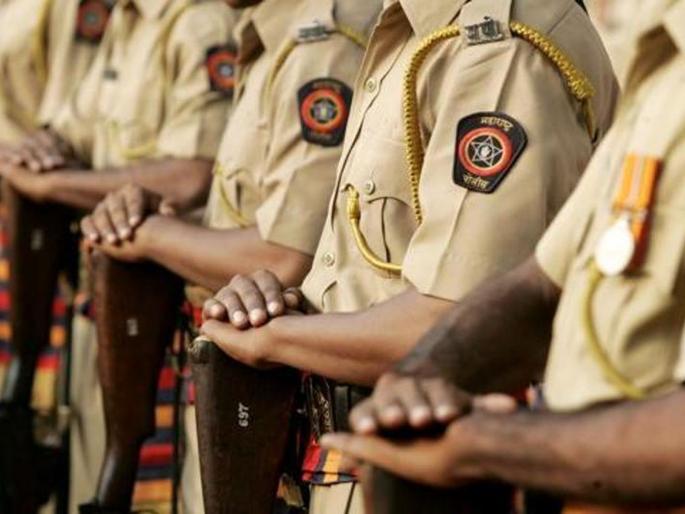 police molest his woman colleague who is returning from duty in beed | धक्कादायक! ड्युटीवरून परतणाऱ्या महिला पोलिसाचा सहकाऱ्याकडूनच विनयभंग