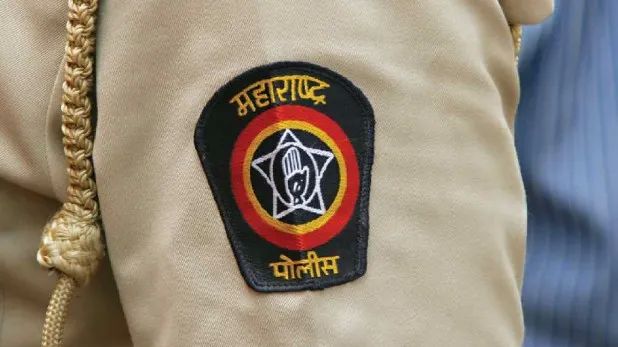 Two policemen suspended in Nagpur | सुगंधित तंबाखूने खाल्ली दोन पोलिसांची नोकरी; पाच लाखांची तोड पडली महागात