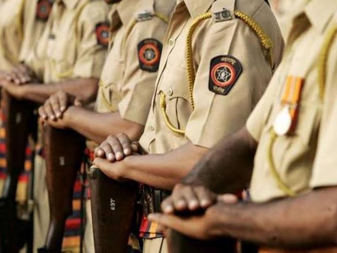 54 police personnel from maharashtra to get gallantry awards on Republic Day | राज्यातल्या ५४ पोलीस अधिकारी आणि कर्मचाऱ्यांना राष्ट्रपती पुरस्कार जाहीर 54 police personnel from maharashtra to get gallantry awards on Republic Day | राज्यातल्या ५४ पोलीस अधिकारी आणि कर्मचाऱ्यांना राष्ट्रपती पुरस्कार जाहीर