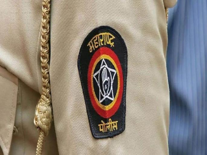 4 lakh cash stolen from the car, | उल्हासनगर : चोरट्यांनी कारची काच फोडून लेदर बॅगमधील ४ लाखाची रोखड केली लंपास 4 lakh cash stolen from the car, | उल्हासनगर : चोरट्यांनी कारची काच फोडून लेदर बॅगमधील ४ लाखाची रोखड केली लंपास