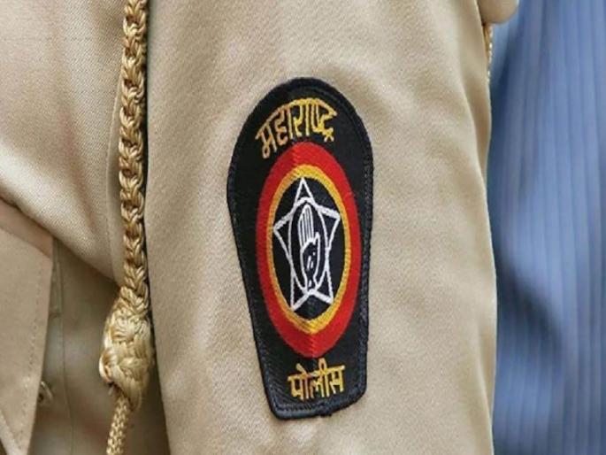 A young man committed suicide under the train. The incident took place near Dhule city because of the bouquet | तरुणाने केली रेल्वेखाली आत्महत्या धुळे शहराजवळ घडली घटना, कारण गुलदस्त्यात A young man committed suicide under the train. The incident took place near Dhule city because of the bouquet | तरुणाने केली रेल्वेखाली आत्महत्या धुळे शहराजवळ घडली घटना, कारण गुलदस्त्यात