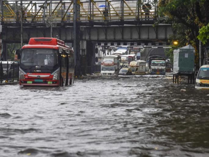 Maharashtra rain: IMD issues Red Alert warning of very heavy rainfall | Maharashtra Rains: कुठे कमरेपर्यंत पाणी तर, कुठे दरड कोसळली; मान्सूनने महाराष्ट्र व्यापला! Maharashtra rain: IMD issues Red Alert warning of very heavy rainfall | Maharashtra Rains: कुठे कमरेपर्यंत पाणी तर, कुठे दरड कोसळली; मान्सूनने महाराष्ट्र व्यापला!