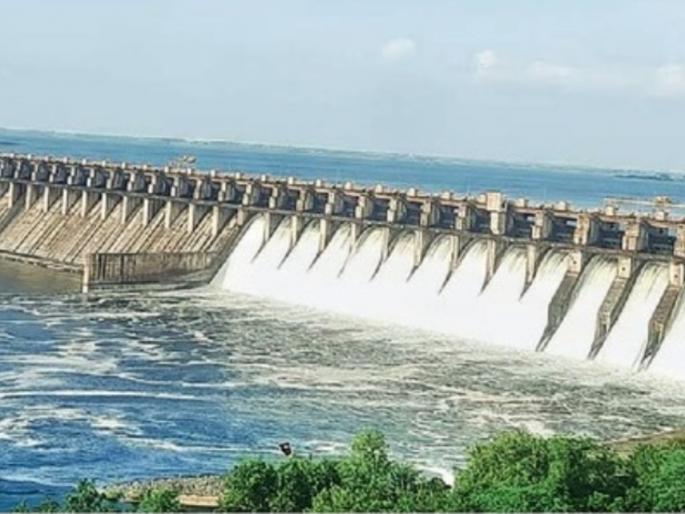 High tide warning and orange alert in Konkan, western Maharashtra | लहान होड्यांना समुद्रात न जाण्याच्या सूचना, नदीकाठच्या गावांना सतर्क राहण्याचा इशारा High tide warning and orange alert in Konkan, western Maharashtra | लहान होड्यांना समुद्रात न जाण्याच्या सूचना, नदीकाठच्या गावांना सतर्क राहण्याचा इशारा