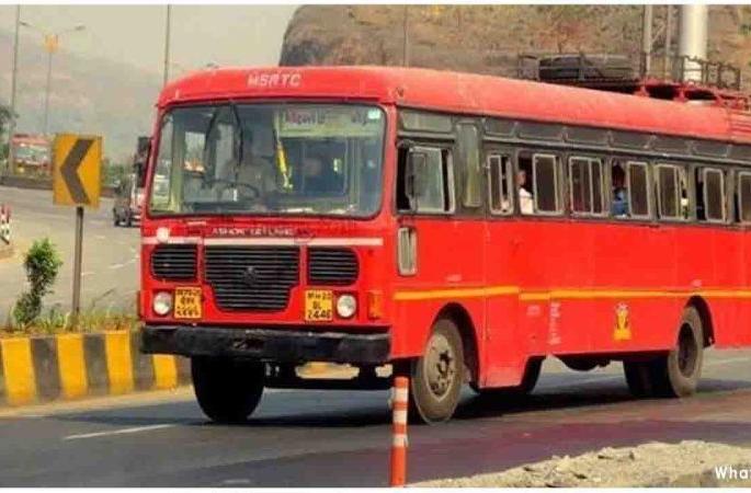 The curtain will be in the two seats of the ST bus | एसटी बसच्या दोन सीटमध्ये राहणार पडदा The curtain will be in the two seats of the ST bus | एसटी बसच्या दोन सीटमध्ये राहणार पडदा