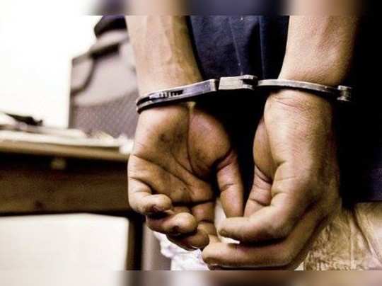 Daily cannabis sales in Pimpri; Another youth was arrested and 176 grams of cannabis worth Rs 4,000 was seized | पिंपरीत दररोजच गांजा विक्रीच्या घटना; पुन्हा एका तरुणाला अटक, ४ हजारांचा १७६ ग्रॅम गांजा जप्त Daily cannabis sales in Pimpri; Another youth was arrested and 176 grams of cannabis worth Rs 4,000 was seized | पिंपरीत दररोजच गांजा विक्रीच्या घटना; पुन्हा एका तरुणाला अटक, ४ हजारांचा १७६ ग्रॅम गांजा जप्त