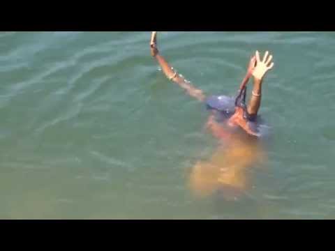 Suicide in Jalgaon, a woman suffering from her husband's death | पती व मुलाच्या मृत्यूमुळे खचलेल्या महिलेची जळगावात आत्महत्या Suicide in Jalgaon, a woman suffering from her husband's death | पती व मुलाच्या मृत्यूमुळे खचलेल्या महिलेची जळगावात आत्महत्या