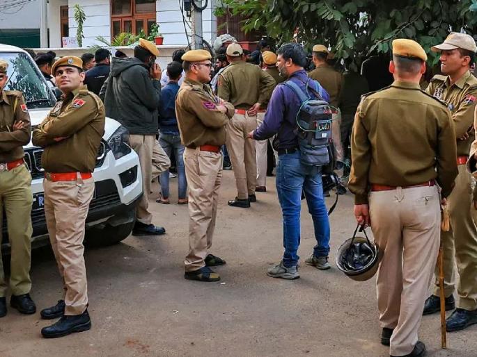 The father of the accused in the Mahadev app scam has died suspiciously | महादेव ॲप घोटाळ्यातील आरोपीच्या वडिलांचा झाला संशयास्पद मृत्यू The father of the accused in the Mahadev app scam has died suspiciously | महादेव ॲप घोटाळ्यातील आरोपीच्या वडिलांचा झाला संशयास्पद मृत्यू
