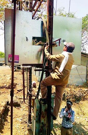 Pre-Monsoon MSEDCL busy: repair work | मान्सूनपूर्व तयारीत महावितरण व्यस्त :दुरुस्तीची कामे सुरू Pre-Monsoon MSEDCL busy: repair work | मान्सूनपूर्व तयारीत महावितरण व्यस्त :दुरुस्तीची कामे सुरू