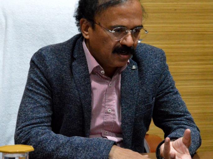 Use MPDA to bring Muzor Walumafia on the verge - Departmental Commissioner's instructions in the city | मुजोर वाळूमाफियांना वठणीवर आणण्यासाठी एमपीडीए वापरा - नगरमध्ये विभागीय आयुक्तांच्या सूचना Use MPDA to bring Muzor Walumafia on the verge - Departmental Commissioner's instructions in the city | मुजोर वाळूमाफियांना वठणीवर आणण्यासाठी एमपीडीए वापरा - नगरमध्ये विभागीय आयुक्तांच्या सूचना