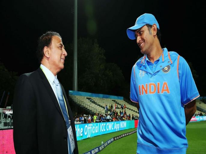 In times of hard time ms Dhoni comes to work; sunil Gavaskar said | कठीण समय येता, धोनी कामास येतो; गावस्करांनी सांगितली 'कॅप्टन कूल'ची महती