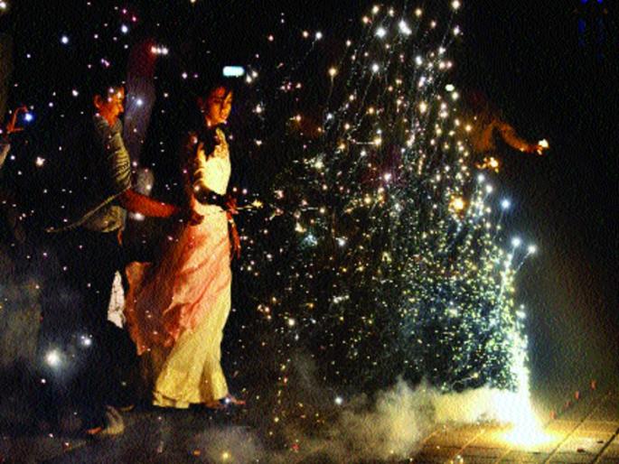 Deepawali's enthusiasm on social media, love of the Whites app stickers | सोशल मीडियावर दीपावलीचा उत्साह, व्हॉटस् अॅपच्या स्टिकर्सची भुरळ Deepawali's enthusiasm on social media, love of the Whites app stickers | सोशल मीडियावर दीपावलीचा उत्साह, व्हॉटस् अॅपच्या स्टिकर्सची भुरळ