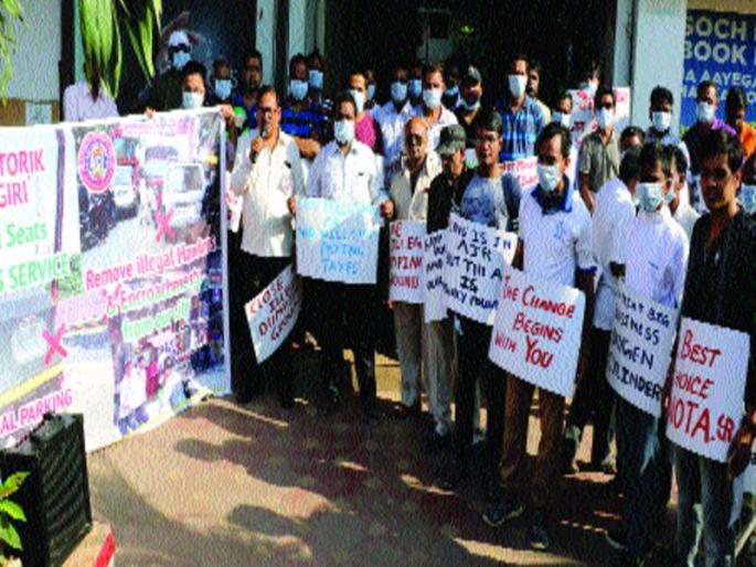 On the citizen road in Ambernath, the question of health again once again on the anagram | अंबरनाथमध्ये नागरिक रस्त्यावर, आरोग्याचा प्रश्न पुन्हा एकदा ऐरणीवर On the citizen road in Ambernath, the question of health again once again on the anagram | अंबरनाथमध्ये नागरिक रस्त्यावर, आरोग्याचा प्रश्न पुन्हा एकदा ऐरणीवर