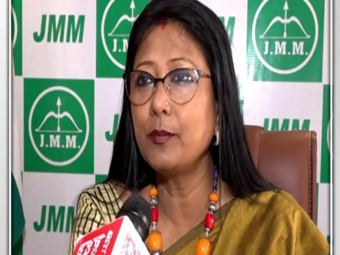 jmm mp mahua maji injured in road accident returning from mahakumbh | कुंभमेळ्याहून परतताना खासदार महुआ माझी यांच्या गाडीला ट्रकची धडक; चौघे जखमी jmm mp mahua maji injured in road accident returning from mahakumbh | कुंभमेळ्याहून परतताना खासदार महुआ माझी यांच्या गाडीला ट्रकची धडक; चौघे जखमी