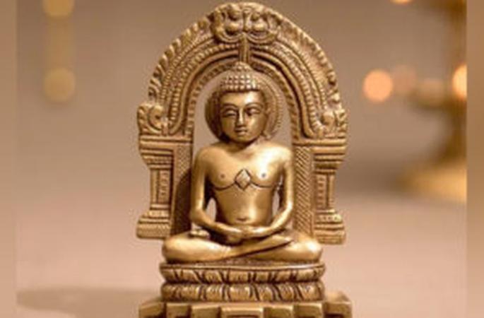 Coronavirus: Lord Mahavir's teaching is valuable in dealing with pestilence | Coronavirus: महामारीला तोंड देण्यासाठी भगवान महावीरांची शिकवण मोलाची Coronavirus: Lord Mahavir's teaching is valuable in dealing with pestilence | Coronavirus: महामारीला तोंड देण्यासाठी भगवान महावीरांची शिकवण मोलाची