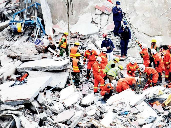 Corona Virus: 1.5 million people stopped at home in Italy; 272 new patients in South Korea | Corona Virus: इटलीत दीड कोटी लोकांना घरात थांबविले; चीनमध्ये 10 जण इमारत कोसळून ठार Corona Virus: 1.5 million people stopped at home in Italy; 272 new patients in South Korea | Corona Virus: इटलीत दीड कोटी लोकांना घरात थांबविले; चीनमध्ये 10 जण इमारत कोसळून ठार