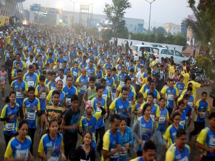 Pink cooler races short and young! Aurangabad expresses the enthusiasm of the great marathon | गुलाबी थंडीत धावले लहानथोर अन् युवा !; औरंगाबाद महामॅरेथॉनची उत्साहात सांगता 