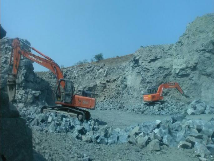 Mineral mining issue will be resolved, be patient - Vinay Sahasrabuddhe | खनिज खाणप्रश्नी तोडगा निघेल, धीर धरावा - विनय सहस्रबुद्धे Mineral mining issue will be resolved, be patient - Vinay Sahasrabuddhe | खनिज खाणप्रश्नी तोडगा निघेल, धीर धरावा - विनय सहस्रबुद्धे
