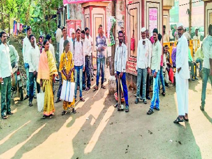  Gajbajotoya Dehugaon's laborer house, contractor, workers' convenience | गजबजतोय देहूगावचा मजूर अड्डा, ठेकेदार, कामगारांची सोय