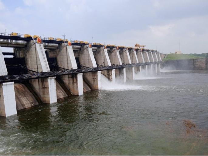 Heavy rains increase inflows, 4 gates of Makani Lower Terana Project open | मुसळधार पावसाने आवक वाढली, माकणी निम्न तेरणा प्रकल्पाचे ४ दरवाजे उघडले Heavy rains increase inflows, 4 gates of Makani Lower Terana Project open | मुसळधार पावसाने आवक वाढली, माकणी निम्न तेरणा प्रकल्पाचे ४ दरवाजे उघडले
