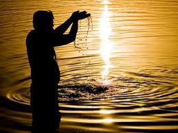 Makar Sankranti will be celebrated for two days; After 17 years yoga got involved! | दोन दिवस साजरी होणार मकरसंक्रांत; १७ वर्षांनंतर जुळून आला योग!  Makar Sankranti will be celebrated for two days; After 17 years yoga got involved! | दोन दिवस साजरी होणार मकरसंक्रांत; १७ वर्षांनंतर जुळून आला योग!