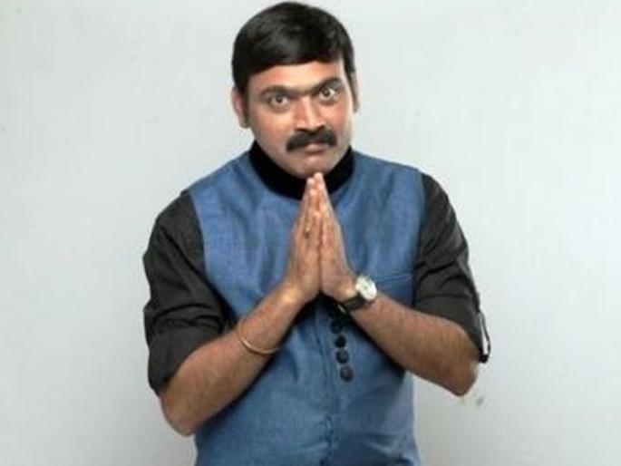 Makarand Anaspuree's jump in politics, 'save the farmer' party formed | मकरंद अनासपुरेची राजकारणात उडी,‘शेतकरी वाचवा’ पक्षाची केली स्थापना Makarand Anaspuree's jump in politics, 'save the farmer' party formed | मकरंद अनासपुरेची राजकारणात उडी,‘शेतकरी वाचवा’ पक्षाची केली स्थापना