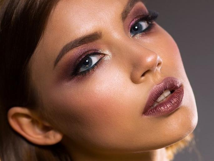 Makeup tips for a night out or a party | रात्रीच्या पार्टीसाठी मेकअप करताय? या गोष्टींची घ्या काळजी! Makeup tips for a night out or a party | रात्रीच्या पार्टीसाठी मेकअप करताय? या गोष्टींची घ्या काळजी!