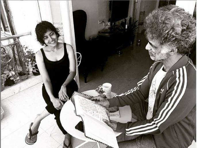 Now Days Makarand Deshpande live-in with Writer Nivedita Pohankar-SRJ | दोन ब्रेकअफ झाल्यानंतर जेव्हा 20 वर्षांनी लहान तरुणीच्या प्रेमात पडला मकरंद...