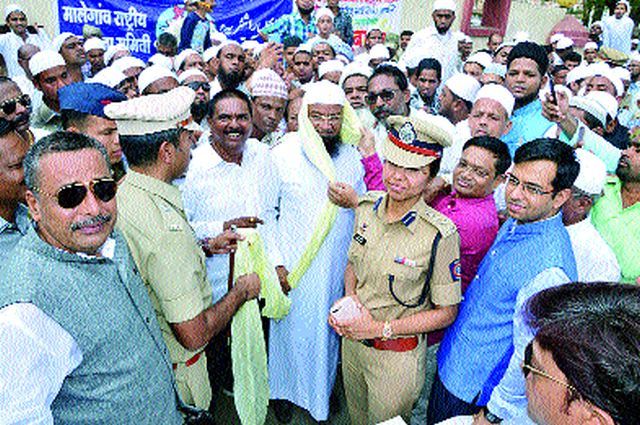 Eid wishes to Muslim brothers | मुस्लीम बांधवांना ईदच्या शुभेच्छा