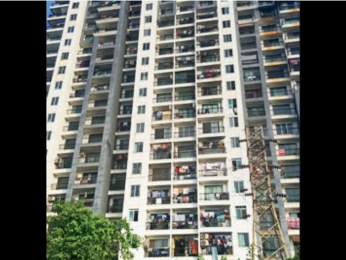 Anchor boy dies in Malad from the 15th floor of the building and dies | मालाडमध्ये अँकर तरूणीचा इमारतीच्या 15 व्या मजल्यावरून पडून मृत्यू Anchor boy dies in Malad from the 15th floor of the building and dies | मालाडमध्ये अँकर तरूणीचा इमारतीच्या 15 व्या मजल्यावरून पडून मृत्यू
