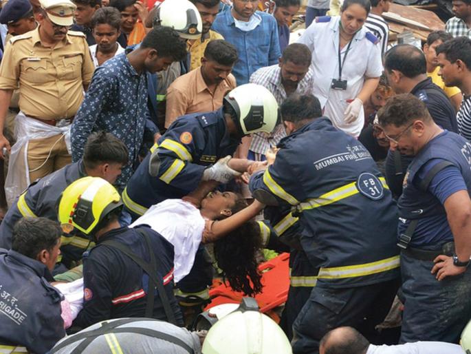 malad wall collapse 12 year old died after fighting with death for 12 hours | Malad Wall Collapse: ...अन् मृत्यूसोबतची 12 तासांची झुंज अपयशी ठरली malad wall collapse 12 year old died after fighting with death for 12 hours | Malad Wall Collapse: ...अन् मृत्यूसोबतची 12 तासांची झुंज अपयशी ठरली