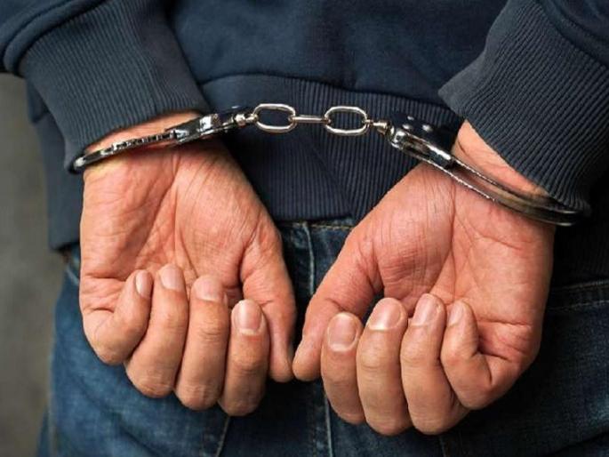 in mumbai a young man was attacked by his brother because of his status on whatsapp a case has been registered in malad police station | स्टेटस ठेवल्याच्या रागात डोळ्यात मारली कैची; मालाड पोलीस ठाण्यात गुन्हा दाखल in mumbai a young man was attacked by his brother because of his status on whatsapp a case has been registered in malad police station | स्टेटस ठेवल्याच्या रागात डोळ्यात मारली कैची; मालाड पोलीस ठाण्यात गुन्हा दाखल