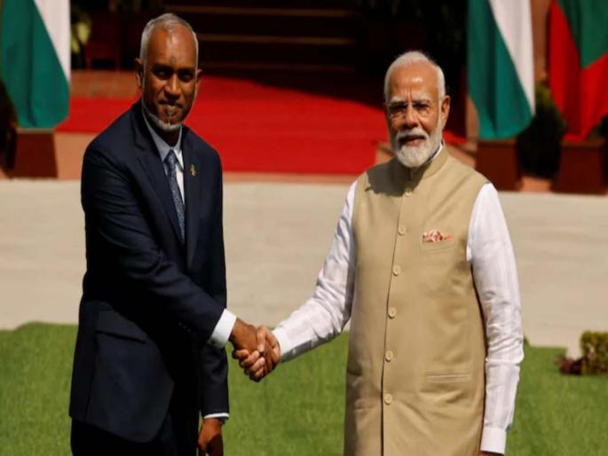 Surprise is being expressed at the changed position of the President of Maldives Mohamed Muizzu | "इंडिया आऊट म्हणणाऱ्या..."; मुइज्जूंच्या बदलेल्या भूमिकेमुळे मालदीवचे नागरिक आश्चर्यचकित Surprise is being expressed at the changed position of the President of Maldives Mohamed Muizzu | "इंडिया आऊट म्हणणाऱ्या..."; मुइज्जूंच्या बदलेल्या भूमिकेमुळे मालदीवचे नागरिक आश्चर्यचकित