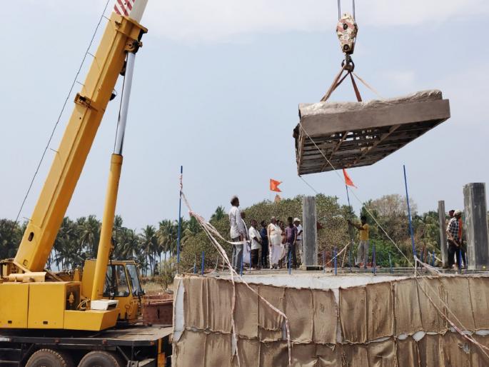 The actual work of erecting the statue of Shivaji Maharaj at Rajkot Fort has started | Sindhudurg: राजकोट किल्ल्यावरील शिवपुतळा उभारणीस प्रारंभ, काम कधी पूर्ण होणार.. जाणून घ्या The actual work of erecting the statue of Shivaji Maharaj at Rajkot Fort has started | Sindhudurg: राजकोट किल्ल्यावरील शिवपुतळा उभारणीस प्रारंभ, काम कधी पूर्ण होणार.. जाणून घ्या